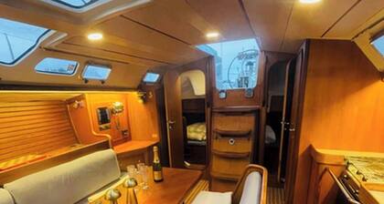 Sailboat 39ft Sleep 6 in Heart of City Centre in Fredrikstad