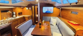 Sailboat 39ft Sleep 6 in Heart of City Centre in Fredrikstad