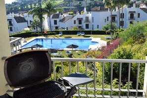 Leilighet, 3 soverom, balkong, hageutsikt | Basseng | Utendørsbasseng