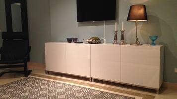 Apartament, 3 dormitoris, balcó, vistes al jardí | Equipament de l'habitació