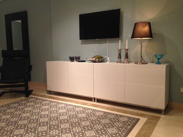 Apartamento, 3 habitaciones, balcón, vistas al jardín | Servicio de la habitación