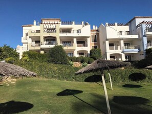 Apartamento, 3 habitaciones, balcón, vistas al jardín | Exterior