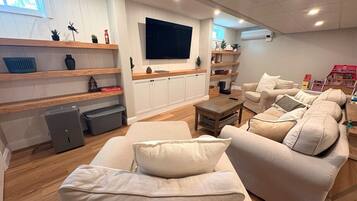 Televisie en een open haard