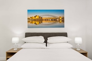 Apartment | 2 bedrooms, laptop workspace, iron/ironing board, bed sheets - Traditional 2-bed Terrace House in Millers Point (Sydney)