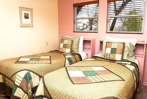 2 bedrooms, in-room safe, bed sheets