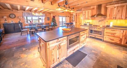 New Log Cabin - Privacy, Views, Trails