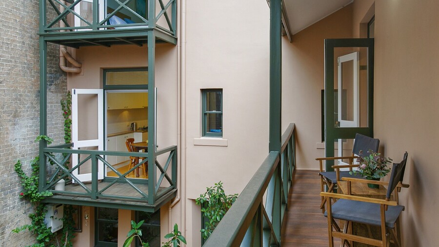 Family Terrace Home Close to Oxford Street