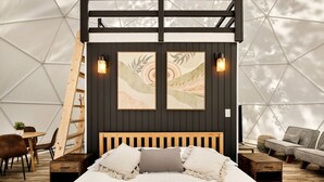 1 bedroom, desk, WiFi, bed sheets