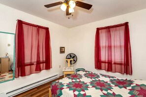 Iron/ironing board, WiFi