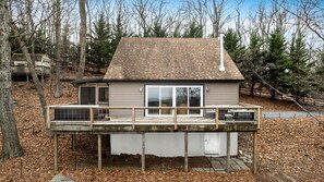 Unclassified image, 3 of 44, button - Comfortable Cabin with Mountain Valley Views near Berkeley Springs State Park, West Virginia (Hedgesville)