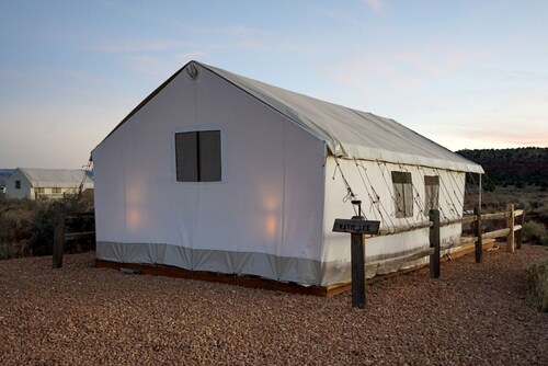Kanab's Glamping Getaway with Your Pet: Comfort Meets Adventure