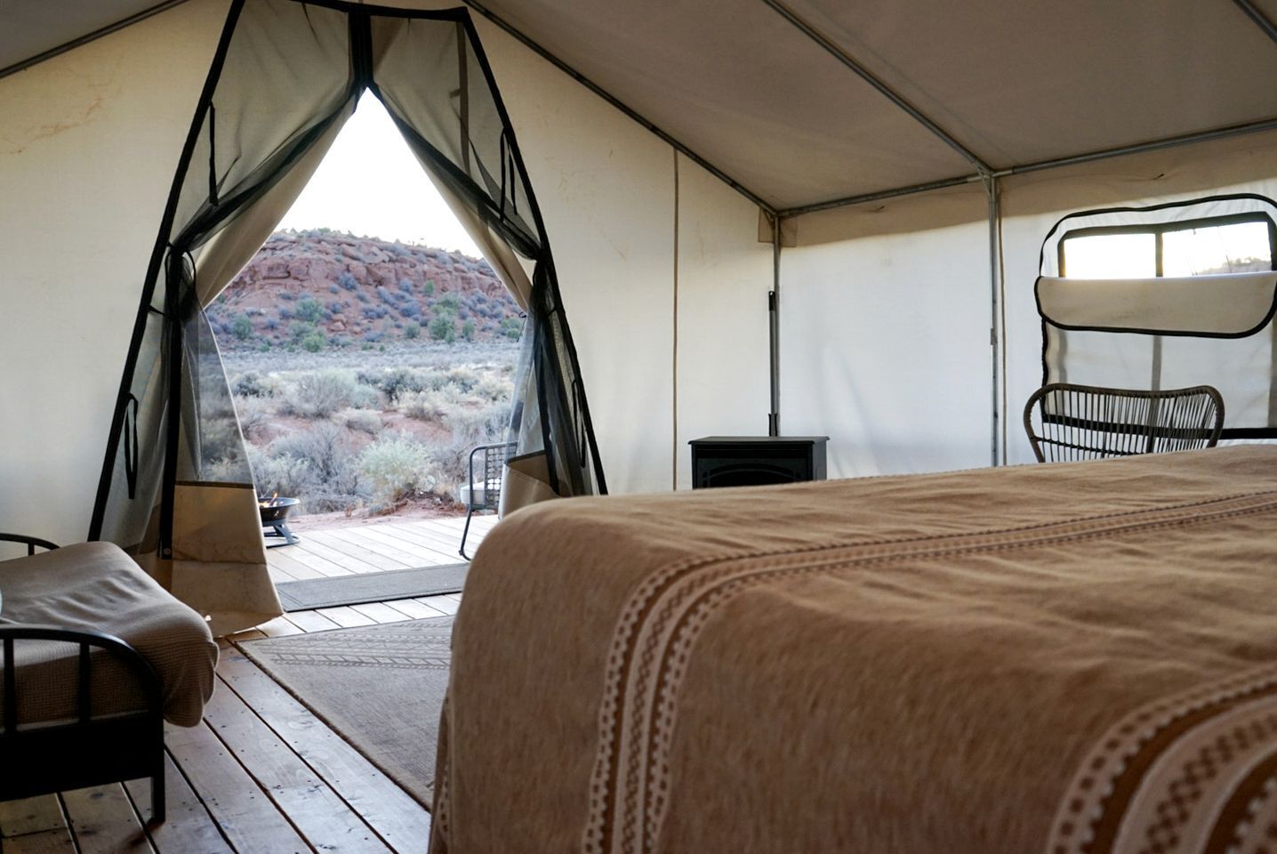 1 bedroom, desk, WiFi, bed sheets