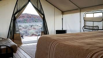 1 bedroom, desk, WiFi, bed sheets