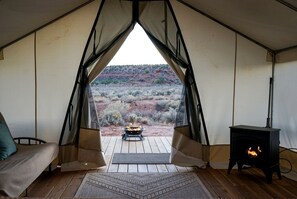 المنشأة من الداخل