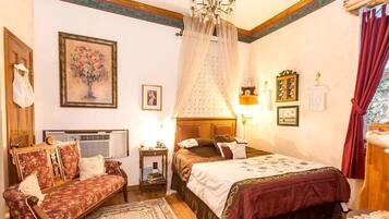 1 bedroom, bed sheets