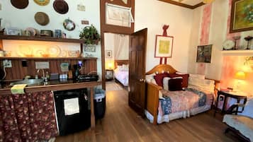 1 bedroom, bed sheets