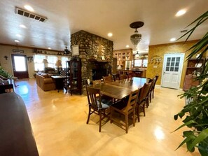Dining - Waterfront Cabin Rental for Groups of 16 with Jacuzzi Bathtub in Texas Hill Country (Marble Falls)