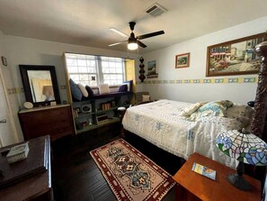 5 bedrooms, desk, iron/ironing board, WiFi