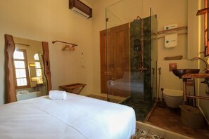 Haartrockner, Handtücher, Seife