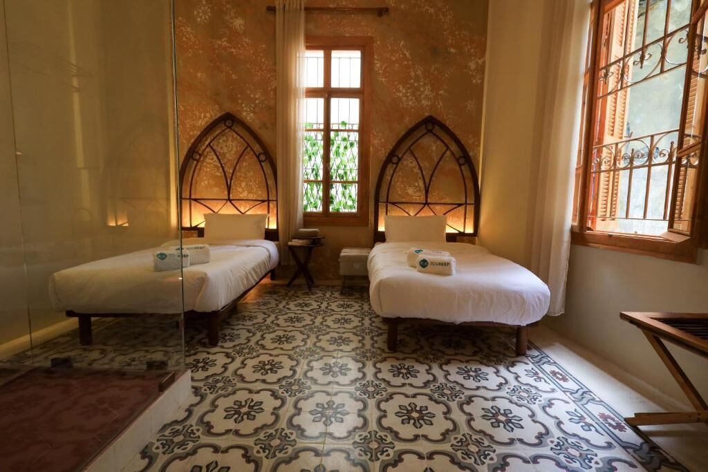 12 bedrooms, iron/ironing board, free WiFi, bed sheets