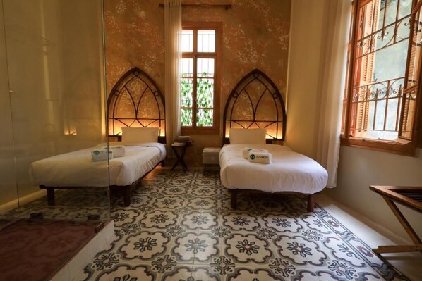 12 bedrooms, iron/ironing board, free WiFi, bed sheets