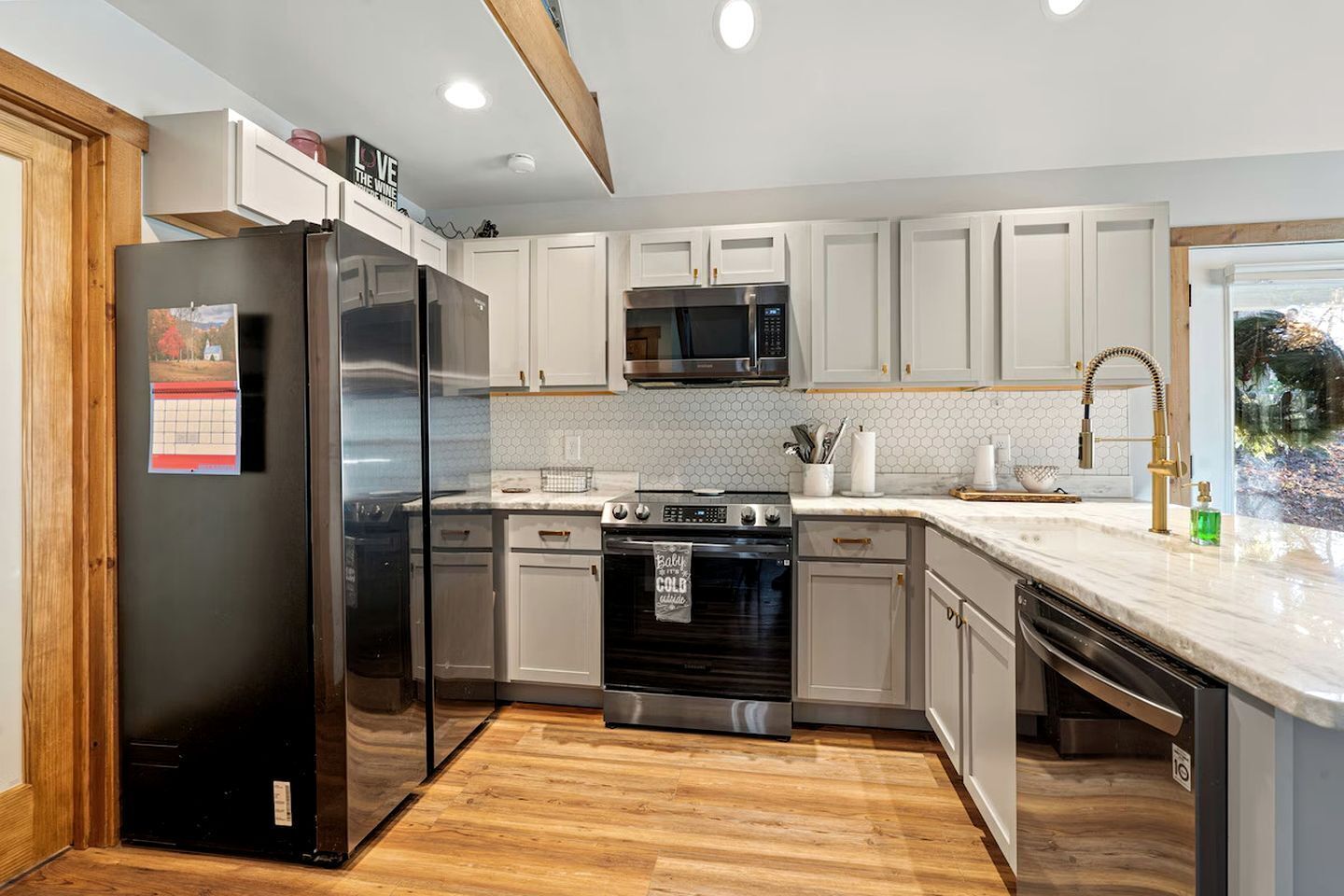 冰箱、微波炉、炉灶、洗碗机