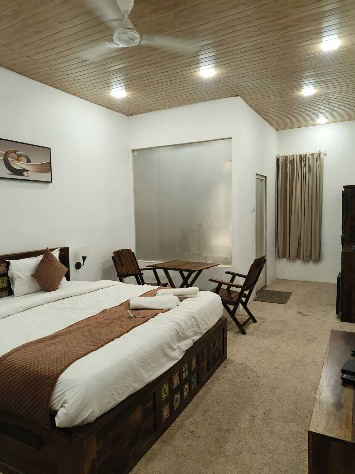 In-room safe, desk, blackout curtains, soundproofing