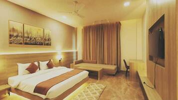 Caja de seguridad en la habitación y escritorio