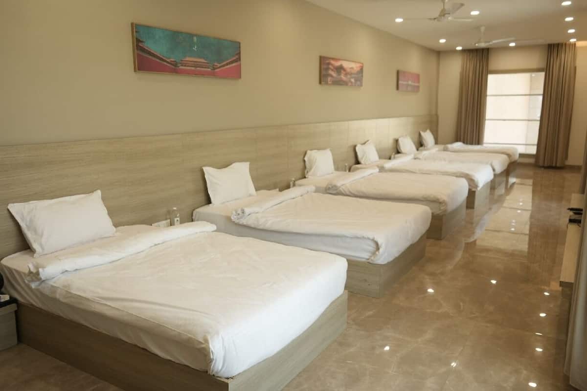 Family Shared Dormitory, Garden View | In-room safe, desk, blackout drapes, soundproofing