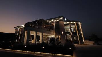 Fachada de la propiedad