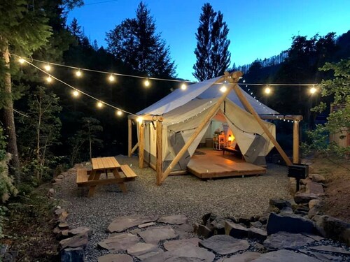 Luxury Glamping Tent for Oregon Getaway- Woodsman, Idleyld Park, OR