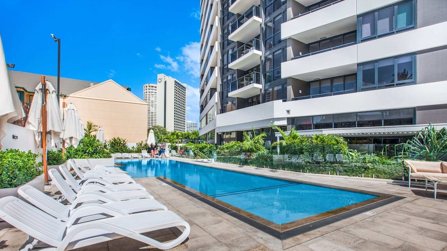 Surfers Paradise 2-bed Near Beach With Pool & Gym