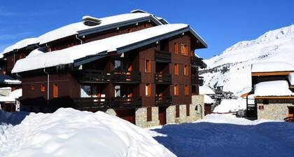 Super Divisible Studio Perfectly Located Ski-in/ski-out Close TO Shops