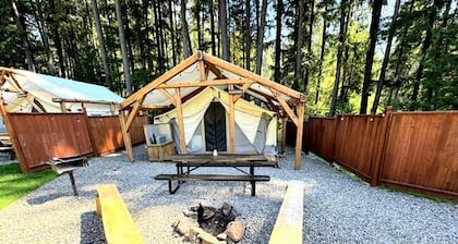 Glamping! Luxury Family Size Tent, Douglas County, Oregon