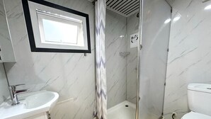 Toallas y papel de baño 