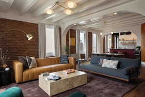 Smart TV, books, offices