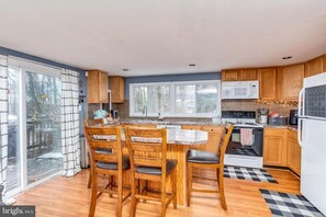 Refrigerador, microondas, parrilla de estufa y lavavajillas