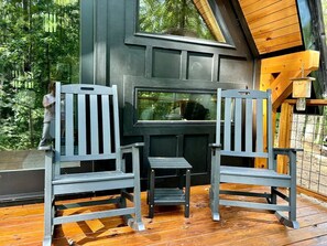 Terrace/patio - Stylish Dog-Friendly A-Frame Retreat with Deck & Fire Pit in Dahlonega, Georgia (Dahlonega)