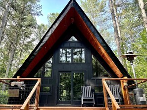 Exterior - Stylish Dog-Friendly A-Frame Retreat with Deck & Fire Pit in Dahlonega, Georgia (Dahlonega)