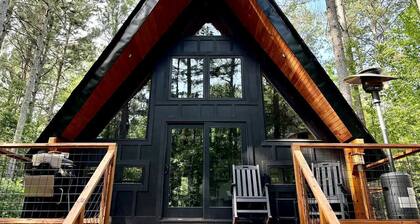 Stylish Dog-Friendly A-Frame Retreat with Deck & Fire Pit in Dahlonega, Georgia