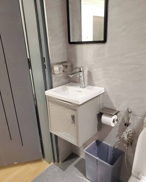 สตูดิโอ, 1 ห้องนอน, ระเบียง | ห้องน้ำ