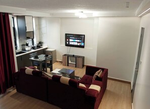 스튜디오, 침실 1개, 발코니 | 거실