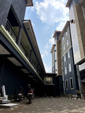 Studio, 1 Bedroom, Balcony | Exterior - Modern Cozy Studio in the Heart of Kampala (Kampala)