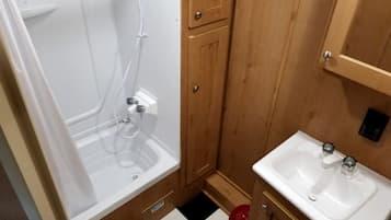 Towels, soap, shampoo, toilet paper