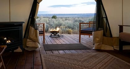 Luxury Camping Alongside the Grand Staircase-Escalante National Monument in Utah