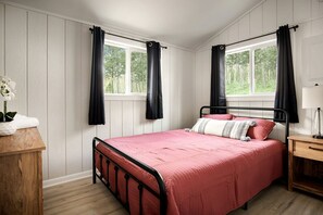 1 bedroom, iron/ironing board, WiFi, bed sheets - Mountainside Cabin with Hot Tub, Fire Pit and Modern Touches Nestled in the Woods of Hedgesville, WV - Just Minutes from Berkeley Springs (Hedgesville)