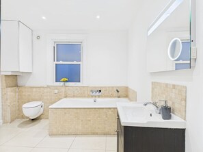 Bathroom - *NEW* Queens Road Property (Gloucestershire)