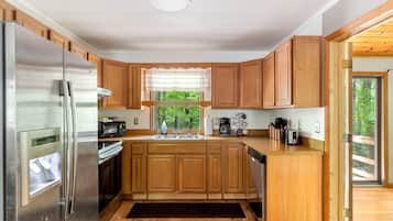 Refrigerador, microondas, parrilla de estufa y lavavajillas