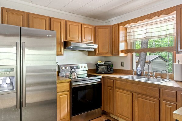 冷蔵庫、電子レンジ、コンロ、食器洗い機