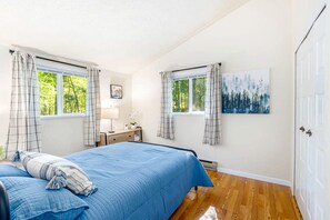 2 habitaciones, tabla de planchar con plancha, wifi y ropa de cama 
